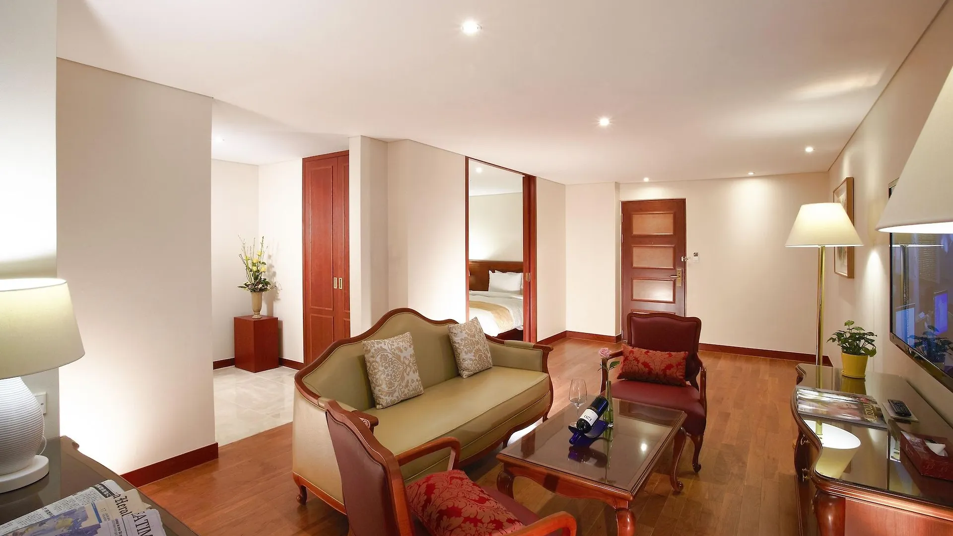Sejong Hotel Seoul Myeongdong 4*,